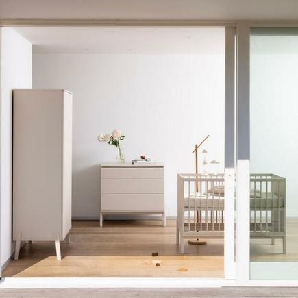Chambre TRIO Lit 60x120 + Commode + Armoire ASHI Argile + PAL OFFERT QUAX