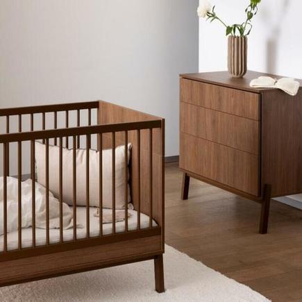 Chambre DUO Lit 60x120 + Commode ASHI Châtaignier + PAL OFFERT QUAX